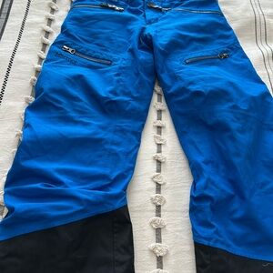 Marmot Vibrant Blue Pants with Black Details size M